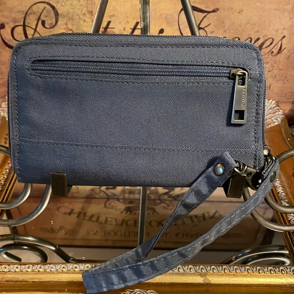 Travelon Grey Zip Around Wristlet